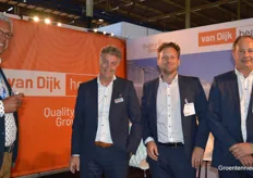 Arno Eussen of Profitable Services visiting the stand of Van Dijk Heating with Mark Hellevoort, Joek van der Zeeuw and Freek van Rijn.